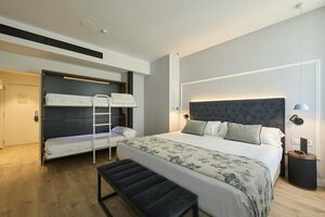 Гостиница Catalonia El Pilar