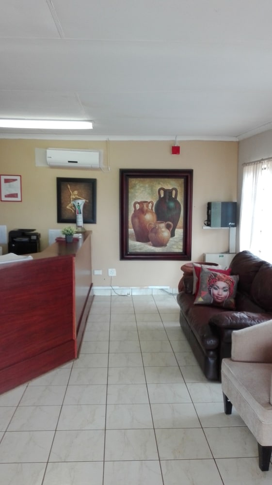 Фото Mambedi Country Lodge