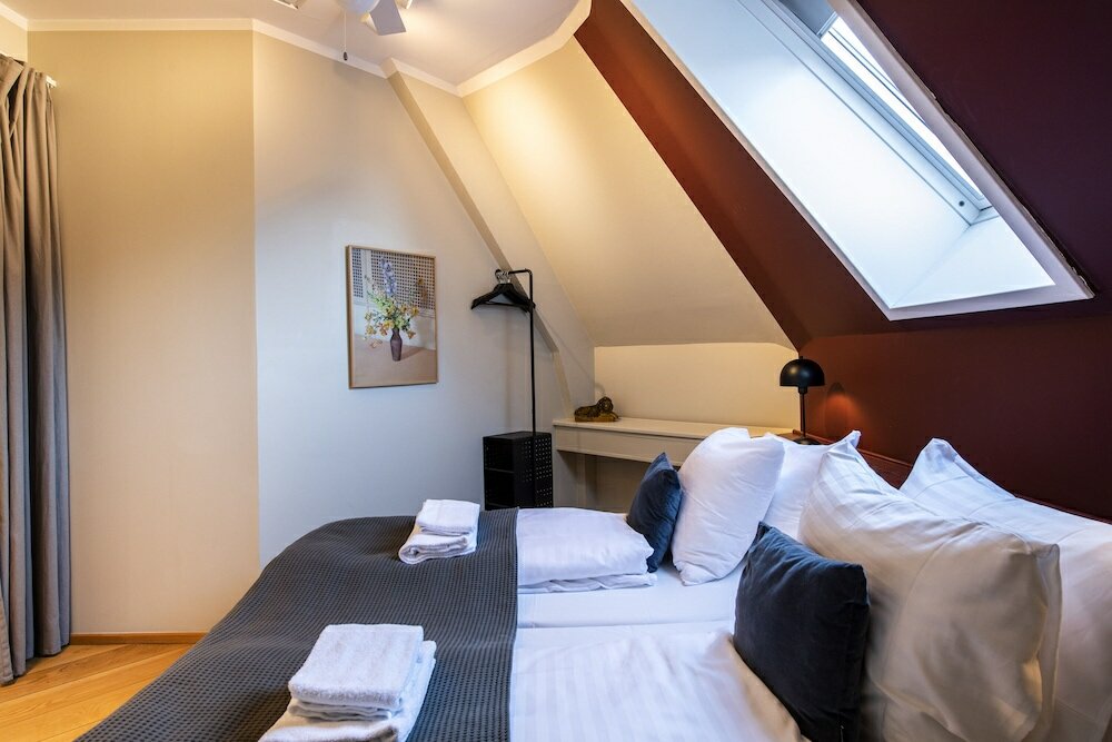 Фото By the Garden 2 - Into This Place