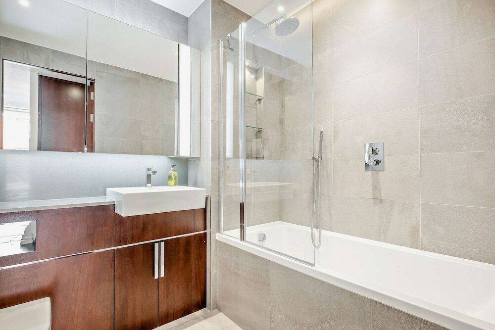 Фото Thornes House Apartments