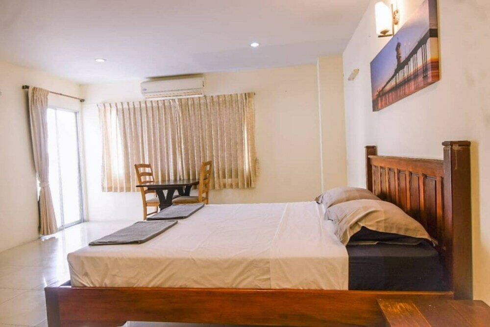 Фото Oyo 75398 The Wanna Pattaya