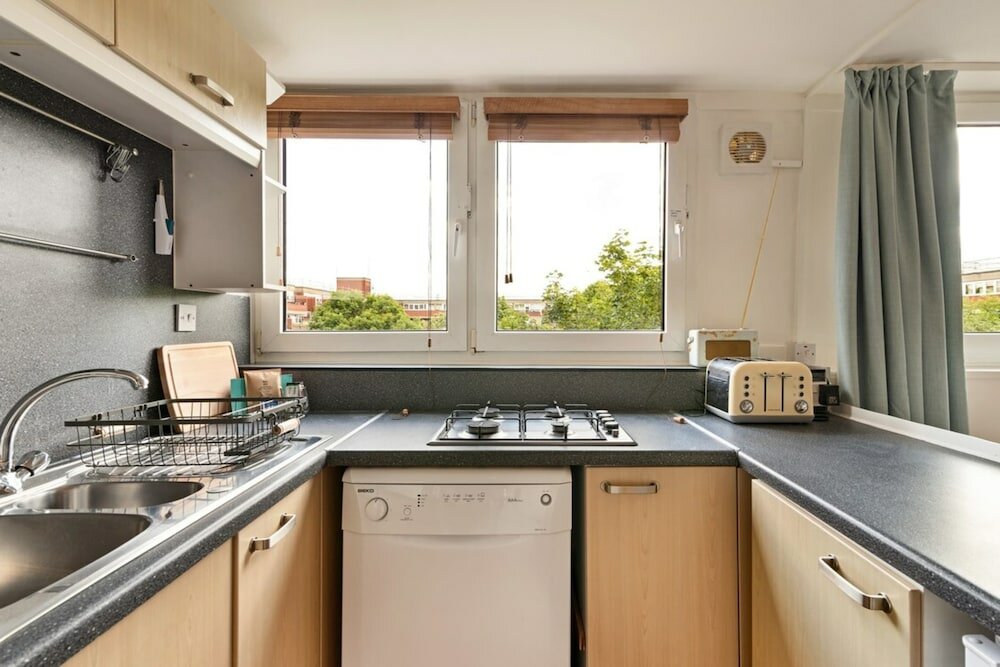 Фото Stunning 1 Bedroom Apartment in Battersea