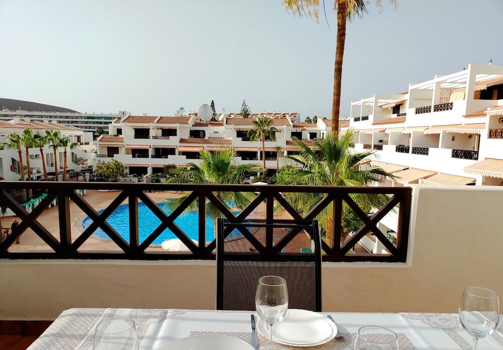 Фото Pool View Los Cristianos by HelloApartments