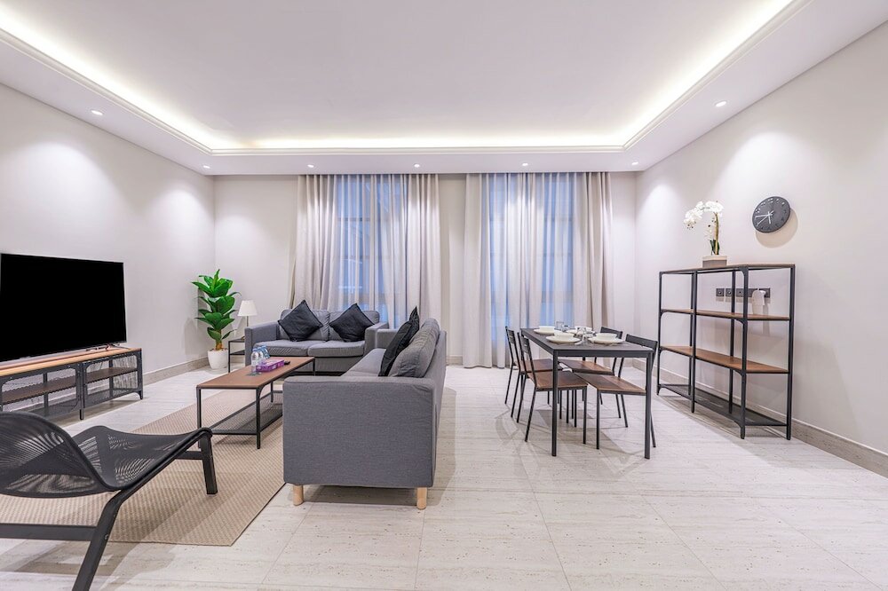 Фото Mabaat - Al Malqa 3br Apt - 533