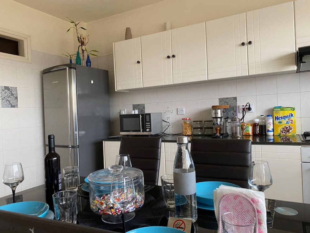 Фото Larnaca Comfort Rooms