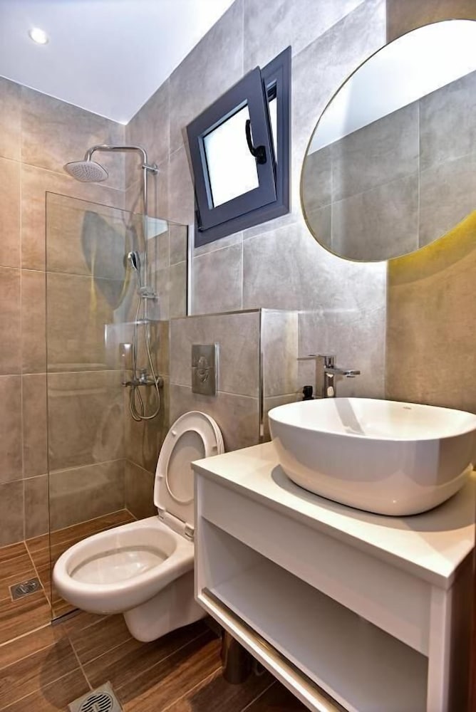 Фото Eutopia Hotel