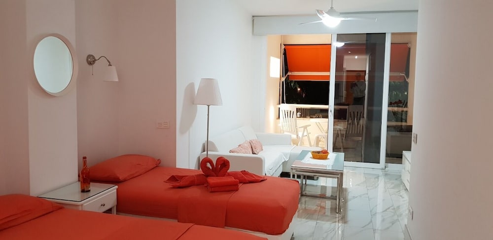 Фото Santa Catalina Beach Flat by Canary365