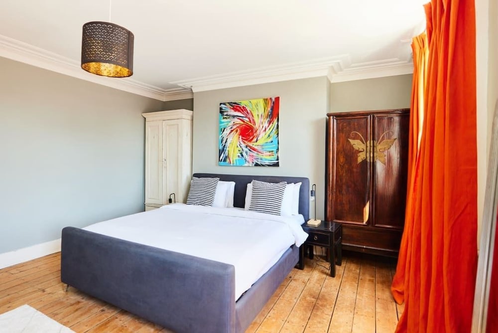 Фото The Walterton Sanctuary - Bright 3bdr Flat