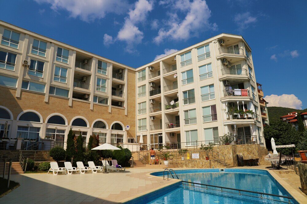 Фото Menada Galateya Apartments