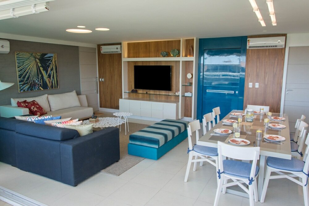 Фото Penthouse Apartment with Hot Tub near Beach