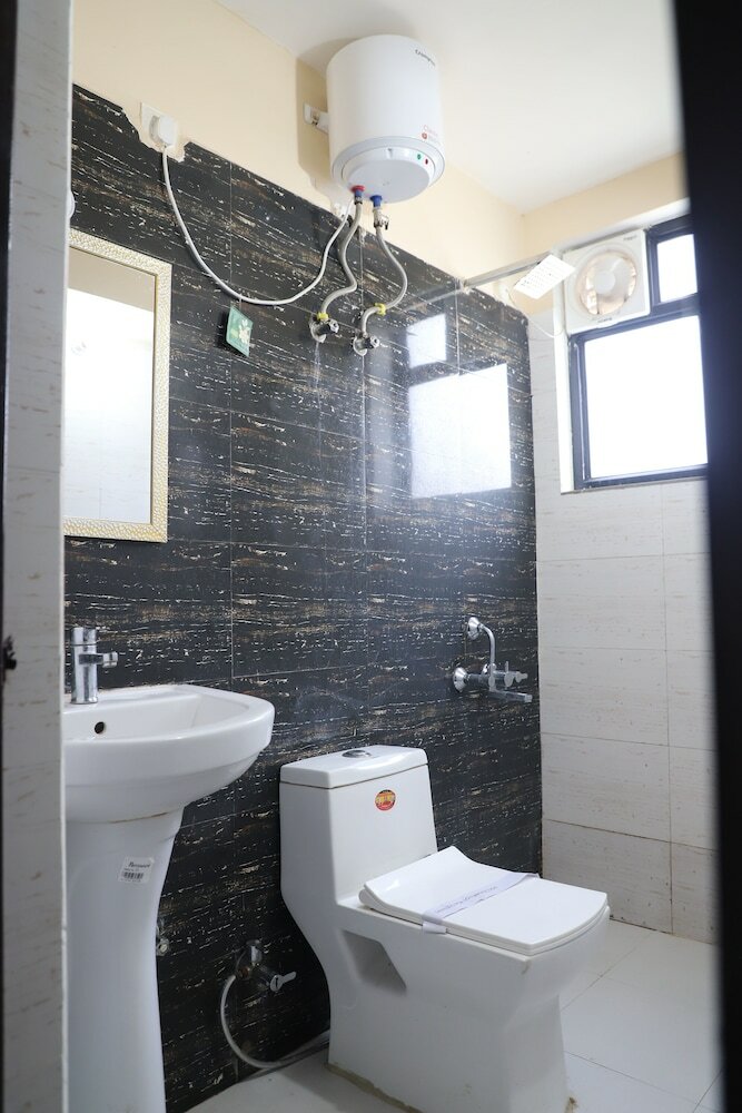 Фото Tulsi Garden - Near Prem Mandir Vrindavan