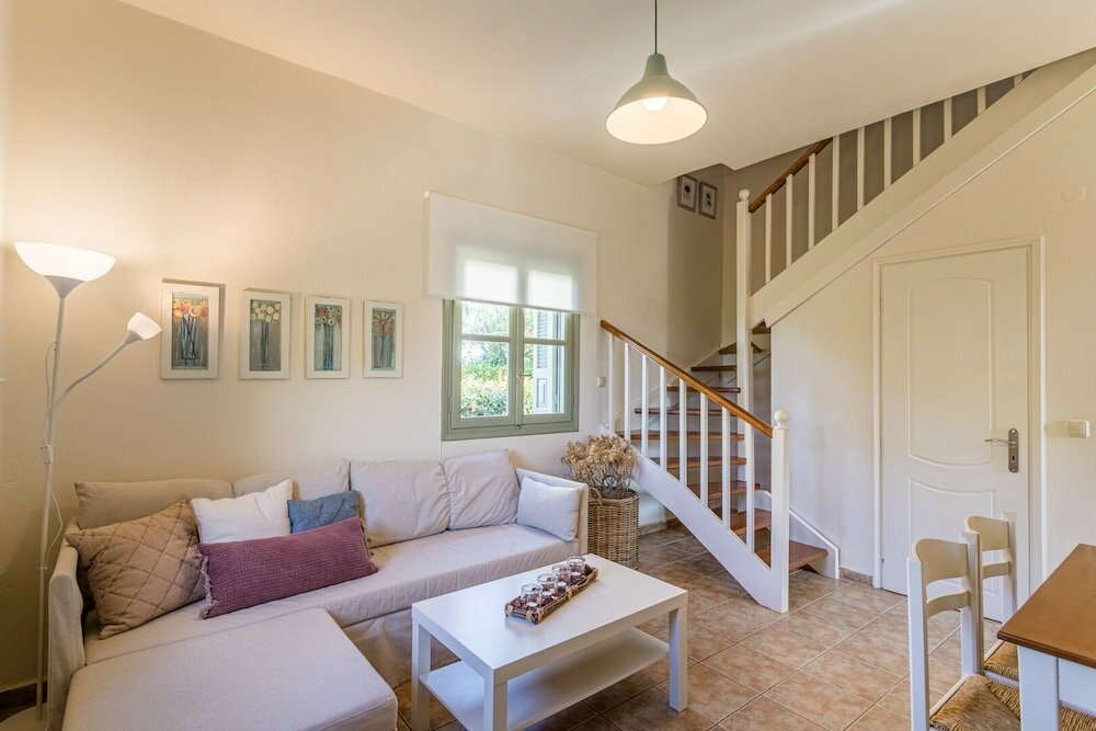 Фото Lithos Stoupa Villas