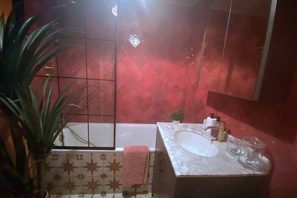 Фото Stylish Cozy Apartment near Trendy Shepherd's Bush