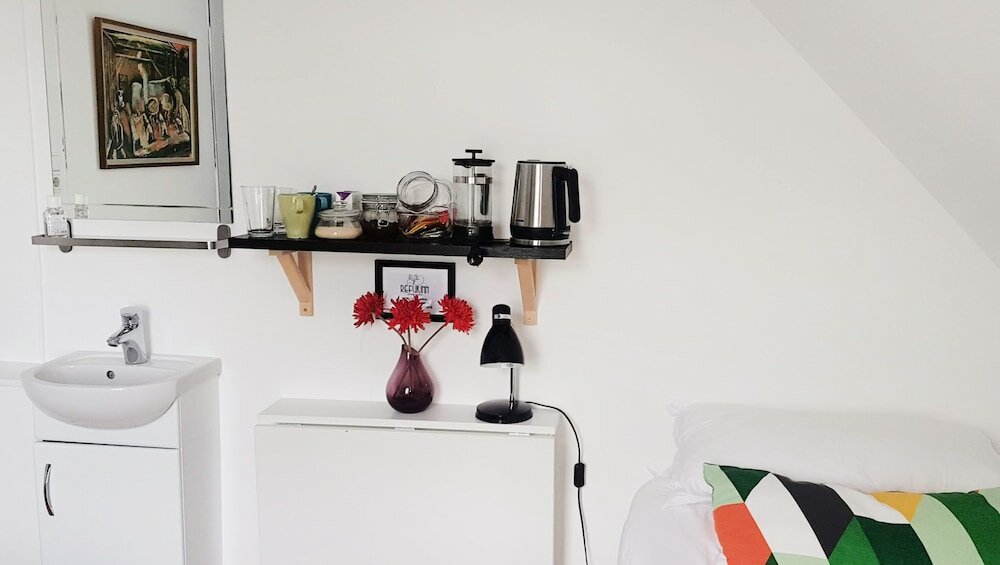 Фото Refurinn Reykjavik Guesthouse - Hostel