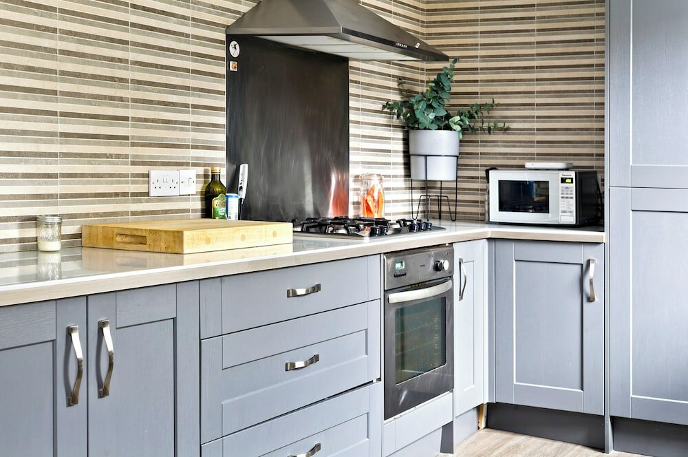 Фото Stylish Family Home by Twickenham Stadium by Underthedoormat