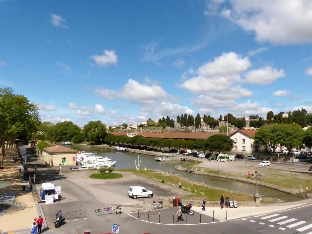 Фото Le Bristol Gites urbains