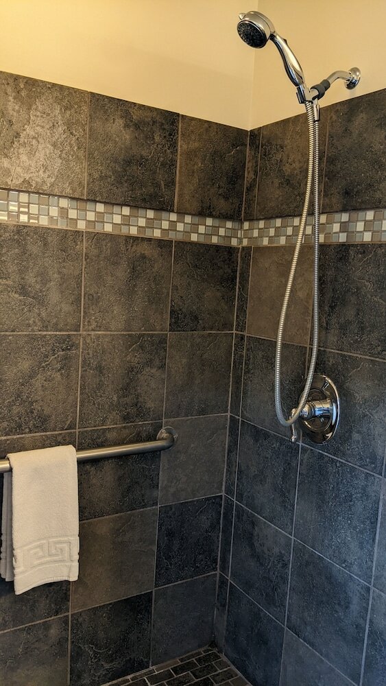 Фото The Meadowlark Inn