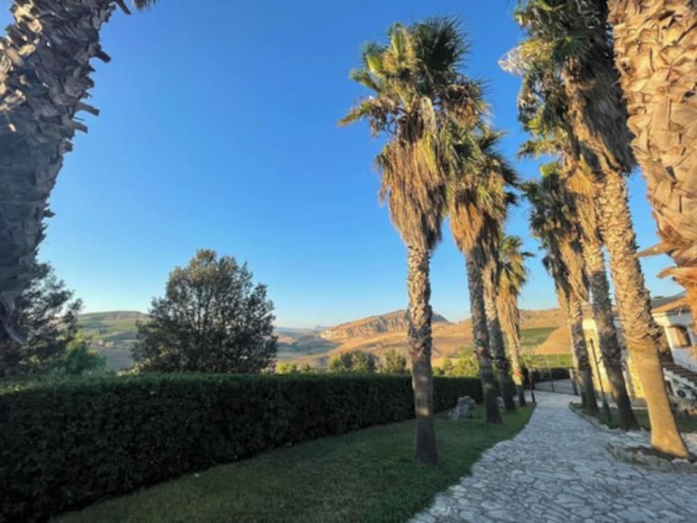 Фото Ponte Calatrasi Agriturismo