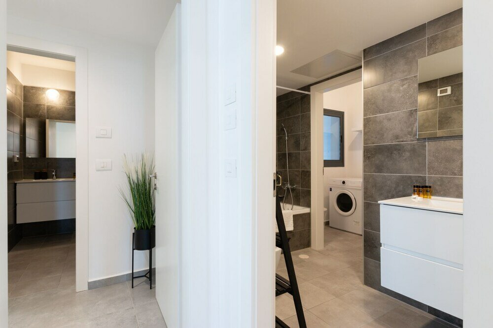 Фото Luxury Apt 3 Br New Tower Parking