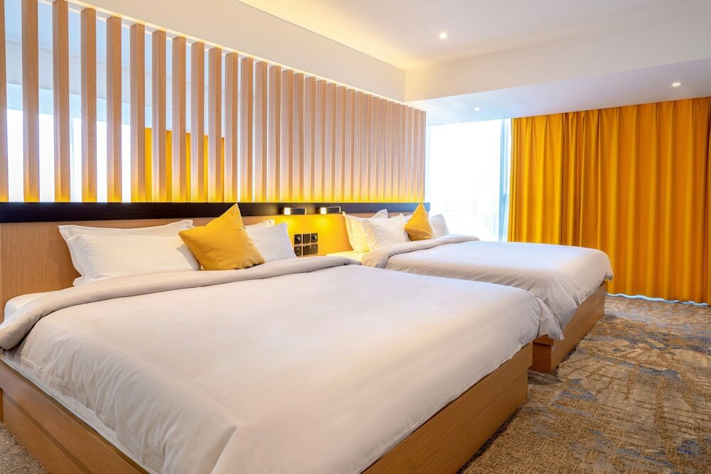 Фото Millennium Plaza Hotel