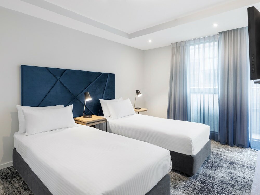 Фото Brady Apartment Hotel Flinders Street