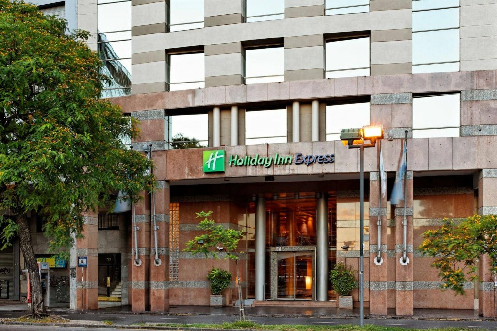 Фото Holiday Inn Express Puerto Madero