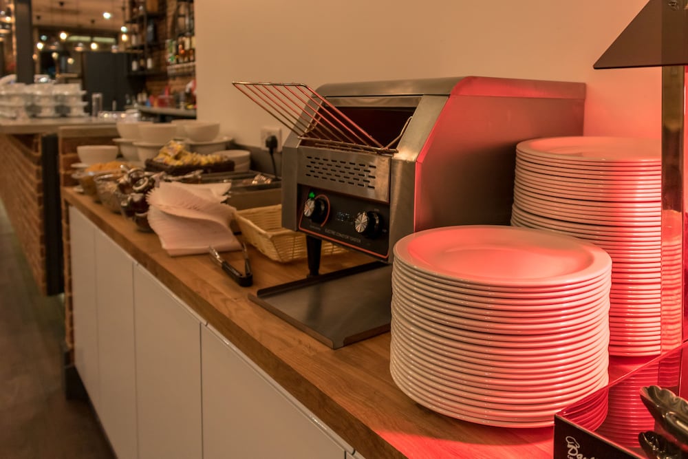 Фото London City Airport Hotel