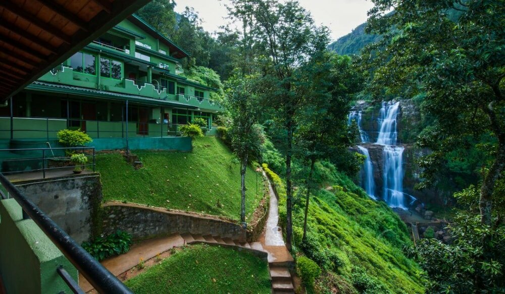 Фото Ramboda Falls Hotel