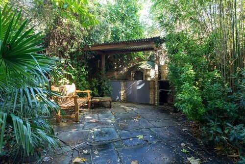 Гостиница Charming 2 Bedroom House in Angel