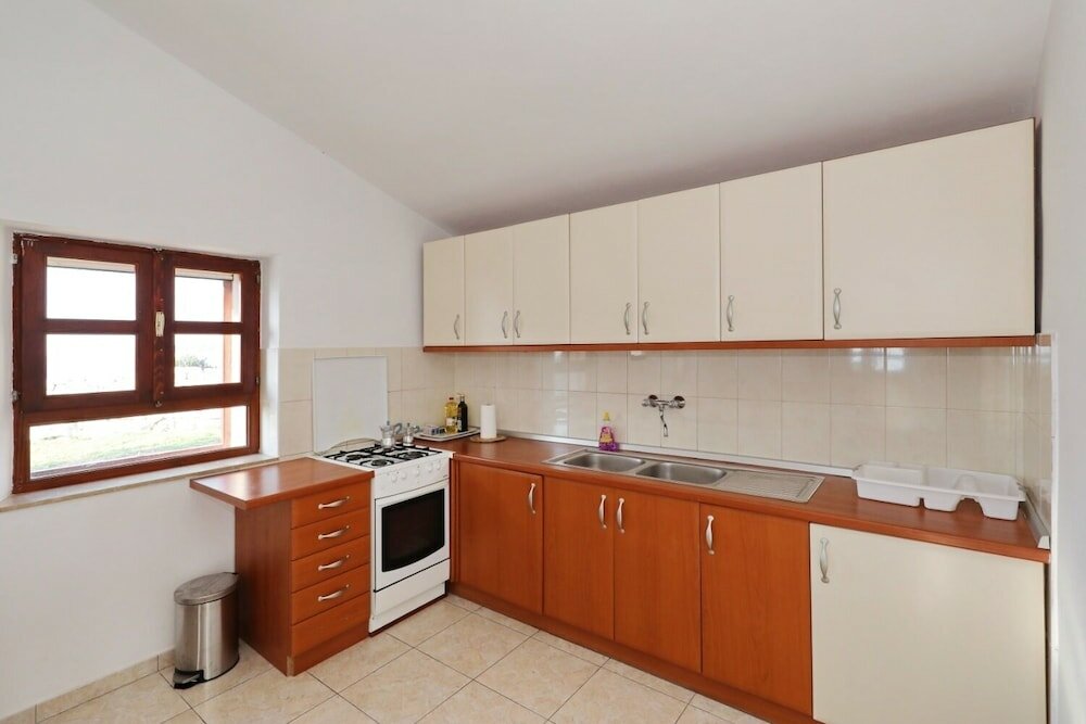 Фото Mari - Whole Island for you - H