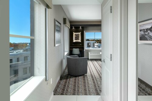 Внешний вид отеля Hampton Inn & Suites Portsmouth Downtown в Портсмуте, фото 3