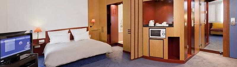 Фото Novotel Suites Wien City Donau