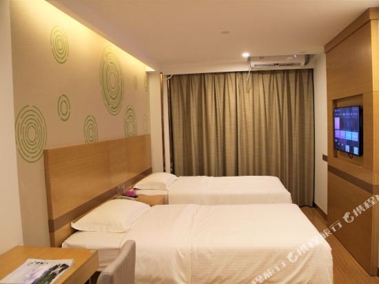 Фото GreenTree Inn GuiLin LinGui District JinShan Square JinShui Road Express Hotel