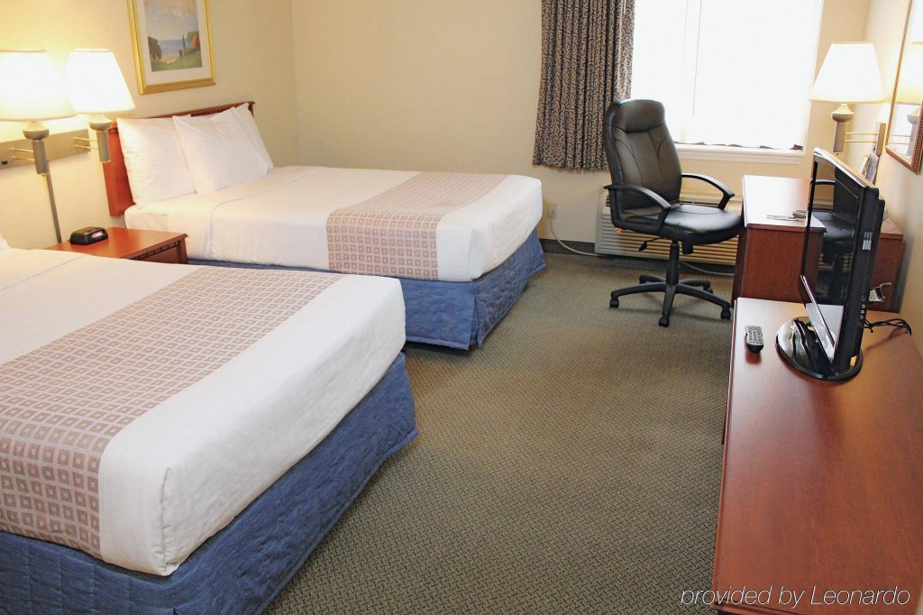 Фото La Quinta Inn & Suites by Wyndham Miami Airport East