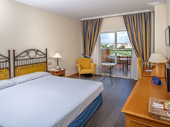 Фото Отель Alicante Golf