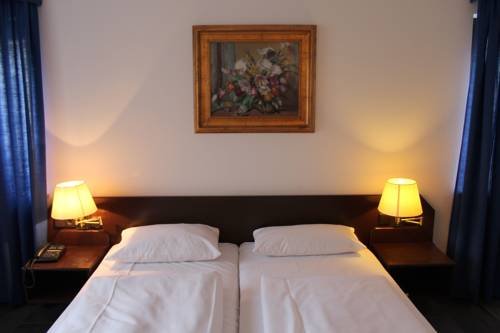 Фото Hotel Astoria am Urachplatz