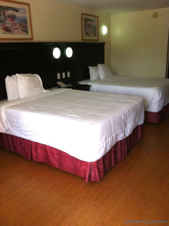 Фото Red Roof Inn Crestview