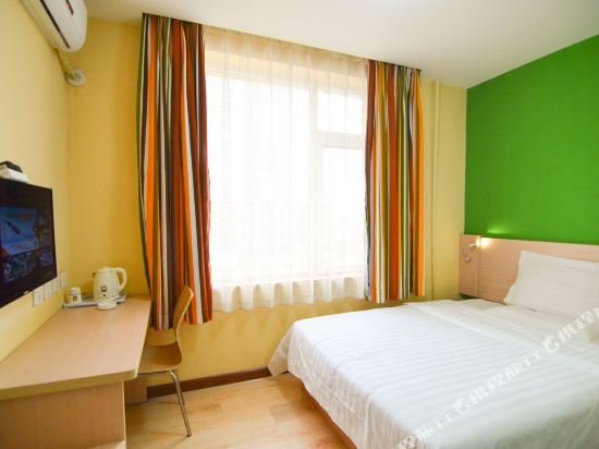 Фото 7 Days Inn Dalian Xian Road Business Center Xinggong Street Subway Station Branch