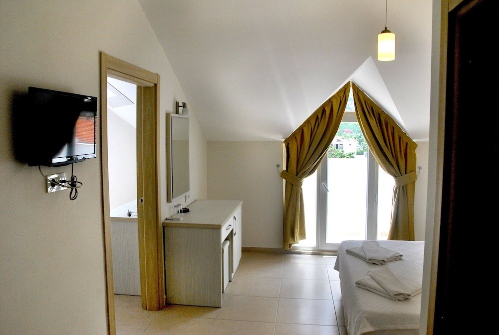 Фото Akdeniz Beach Hotel