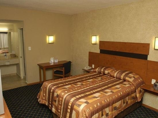 Фото American Inn Hotel & Suites Delicias