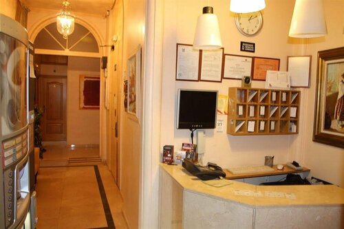 Гостиница Hostal Cruz Sol в Мадриде