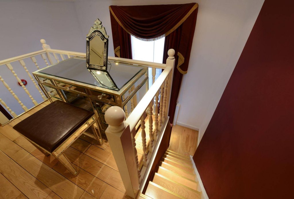 Фото Twenty Nevern Square Hotel