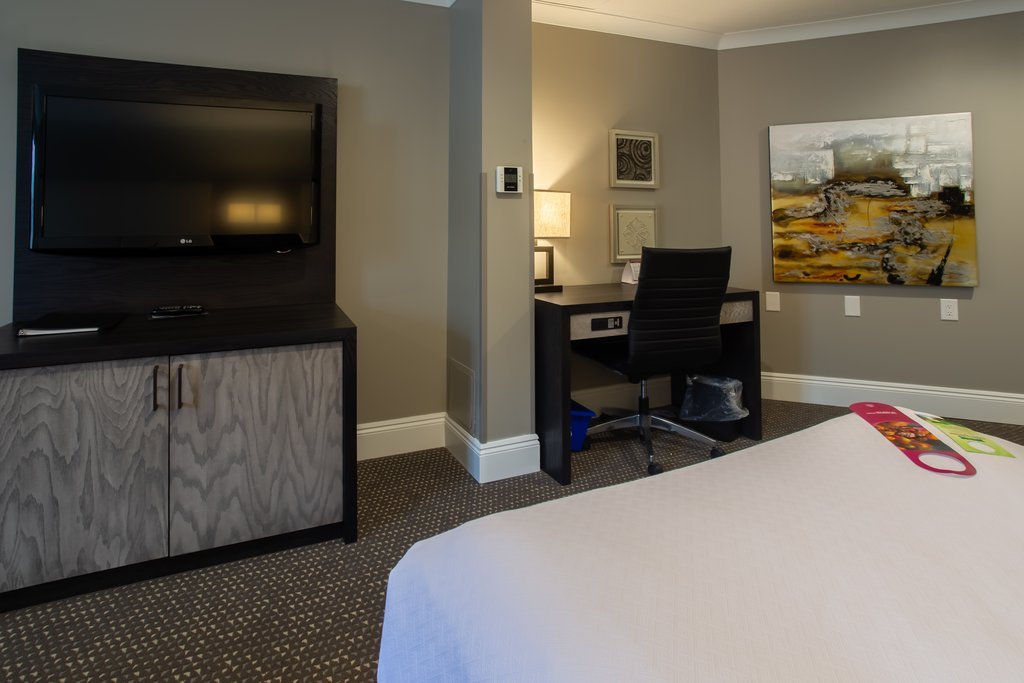 Фото Crowne Plaza Fredericton Lord Beaverbrook