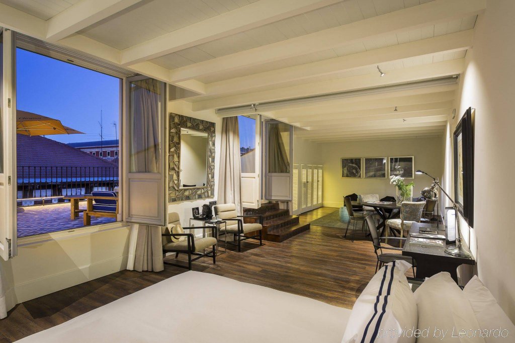 Фото Only You Boutique Hotel