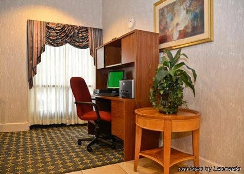 Гостиница Quality Inn Near Joint Base Andrews - Washington Area