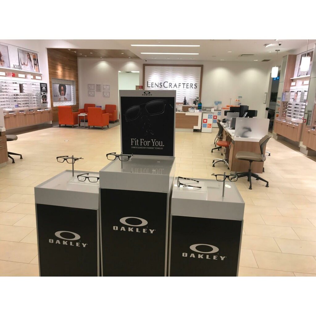 Clothing store LensCrafters, Calgary, photo