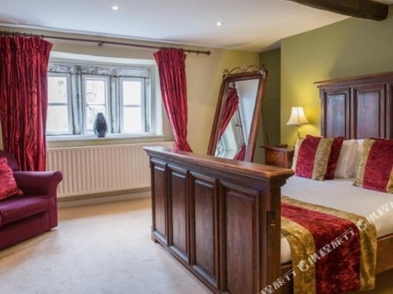 Фото Tennant Arms Hotel