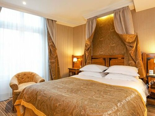 Гостиница Hotel Au Manoir Saint-Germain des Prés в Париже