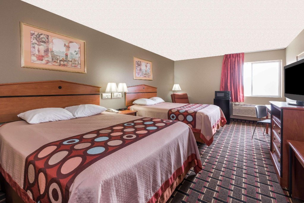 Фото Super 8 by Wyndham Ottawa