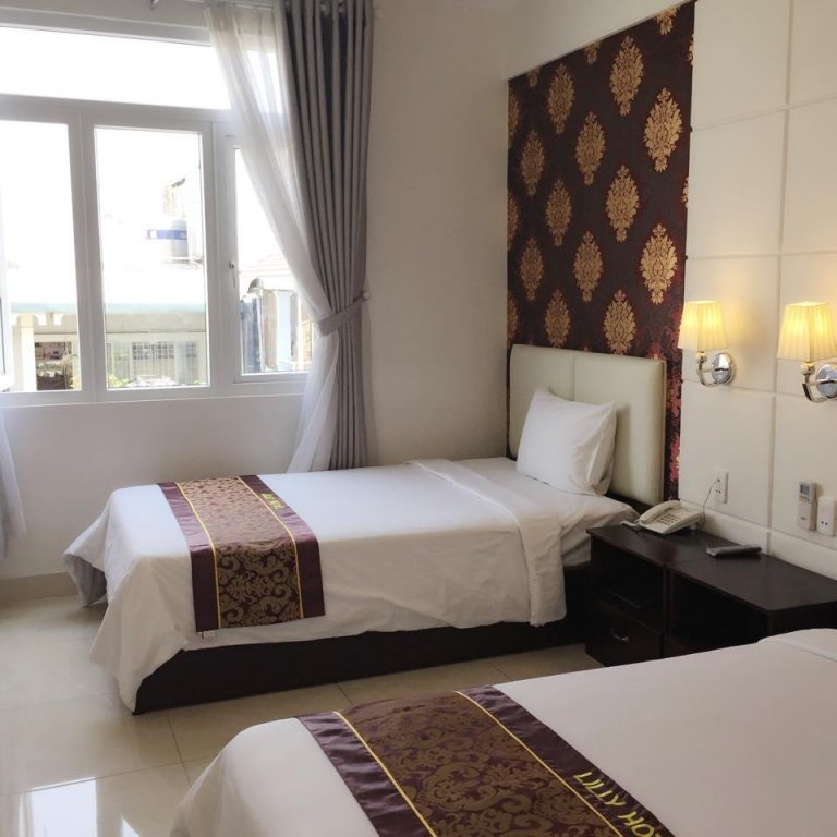 Фото LiLLy Hotel